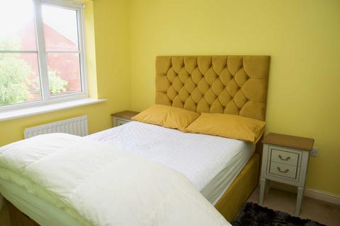 9 Bellarmine Close, London, SE28 0JG