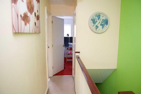 9 Bellarmine Close, London, SE28 0JG