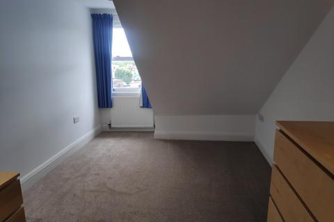 1 bedroom apartment to rent, Grovehill Road, Redhill