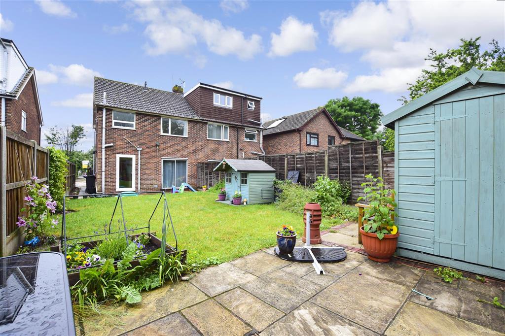 St. Catherines Grove, Manston, Ramsgate, Kent 3 bed semidetached house