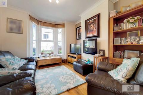 3 Cary Road, London, E11 3LG