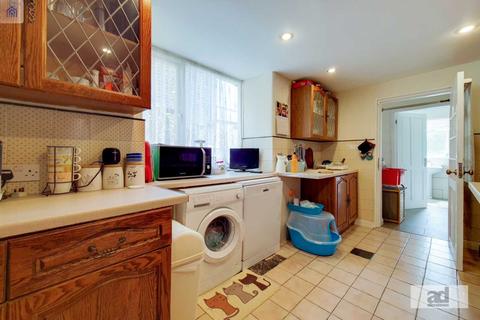 3 Cary Road, London, E11 3LG