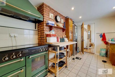 3 Cary Road, London, E11 3LG