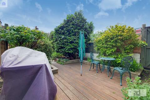 3 Cary Road, London, E11 3LG