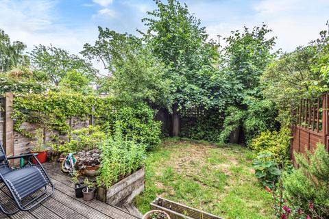 19 Gresley Road, London, N19 3LA