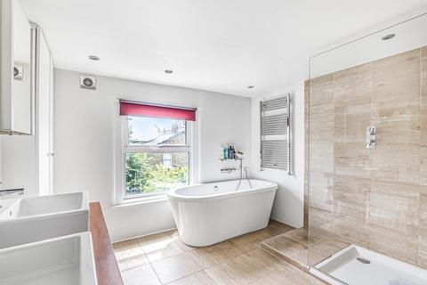 19 Gresley Road, London, N19 3LA
