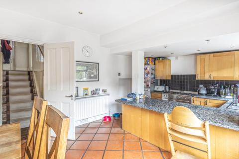 19 Gresley Road, London, N19 3LA