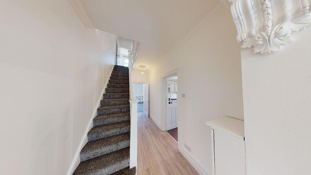 Bullar Road, Bitterne, Southampton, SO18 3 bed semidetached house £