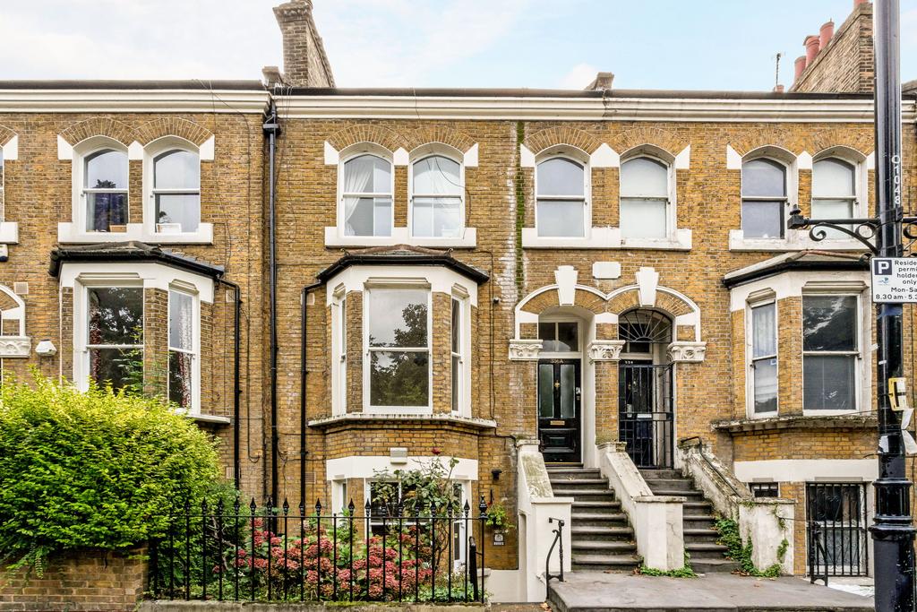 Old Ford Road, E3 3 bed £2,100 pcm (£485 pw)