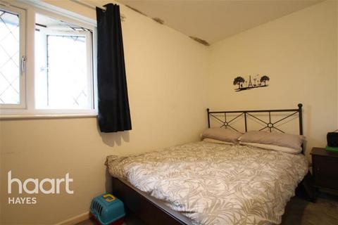 1 bedroom semi-detached house to rent, PIKESTONE CLOSE, UB4 9