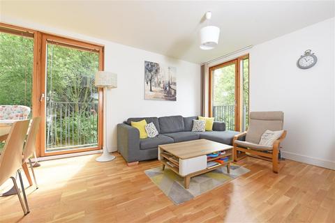2 bedroom apartment to rent - Bennets Courtyard, Watermill Way, London, Wimbledon