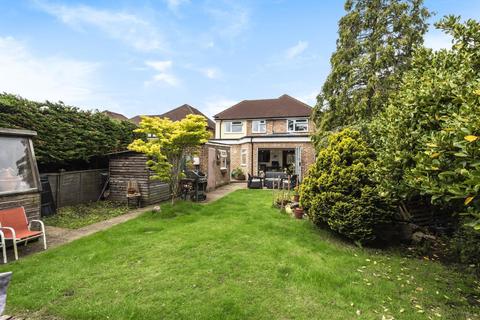 8 Ardmore Avenue, Guildford, GU2 9NJ