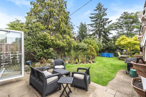 8 Ardmore Avenue, Guildford, GU2 9NJ