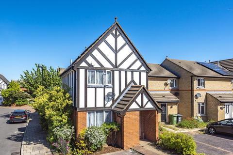 6 Gittens Close, Bromley, BR1 5LA