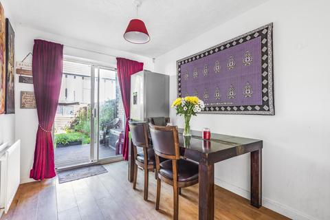 6 Gittens Close, Bromley, BR1 5LA