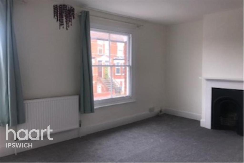 Cemetery Road, Ipswich 2 bed terraced house £825 pcm (£190 pw)