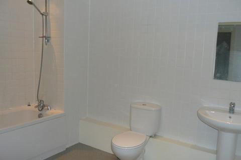 2 bedroom flat to rent, Raby Street, Manchester, Hulme, M16 7DJ