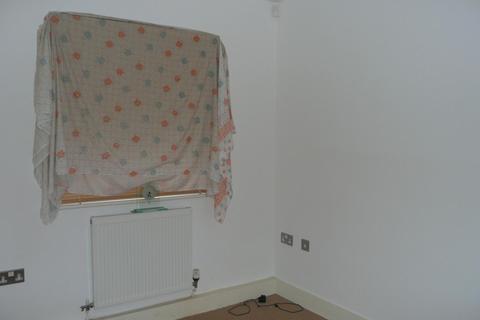 2 bedroom flat to rent, Raby Street, Manchester, Hulme, M16 7DJ