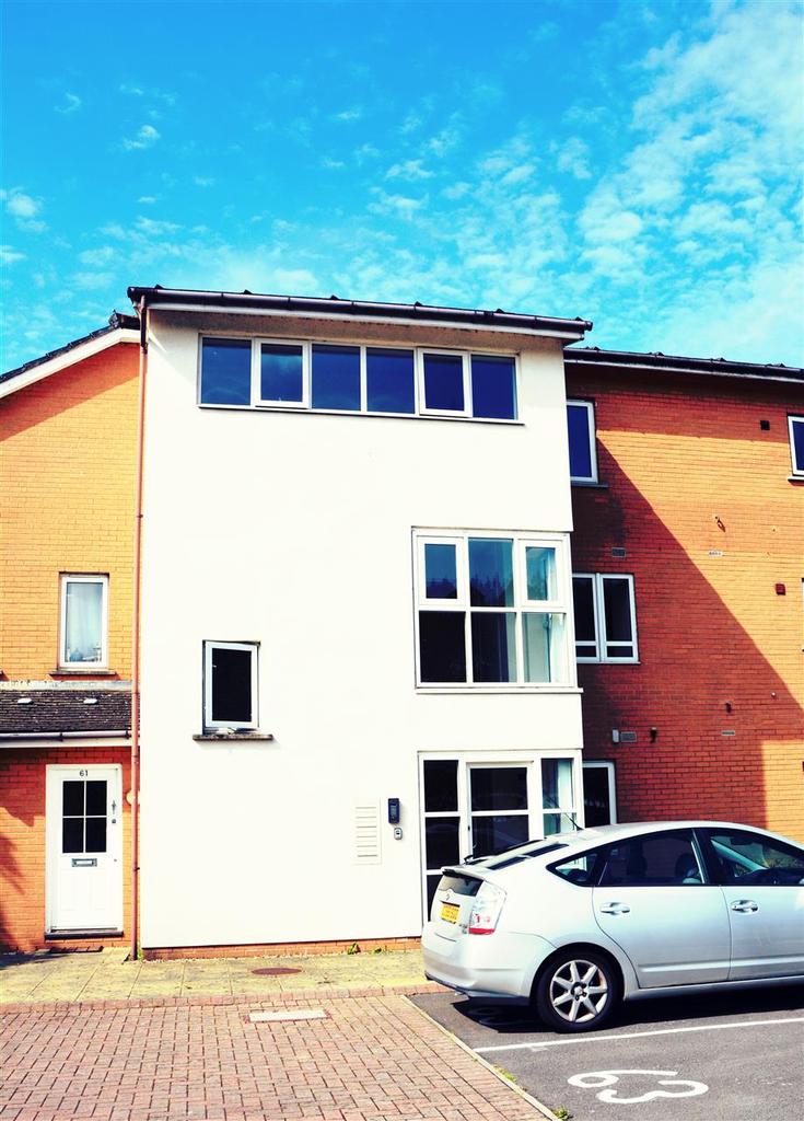 Grangemoor Court, Grangetown, Cardiff 1 bed apartment £750 pcm (£173 pw)