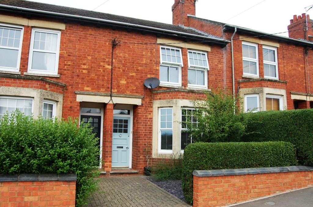 Station Road, Long Buckby, Northampton NN6 7QA 3 bed terraced house £
