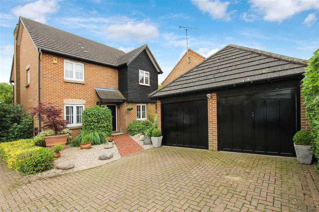 Pleasant Drive, Billericay 4 bed detached house £750,000
