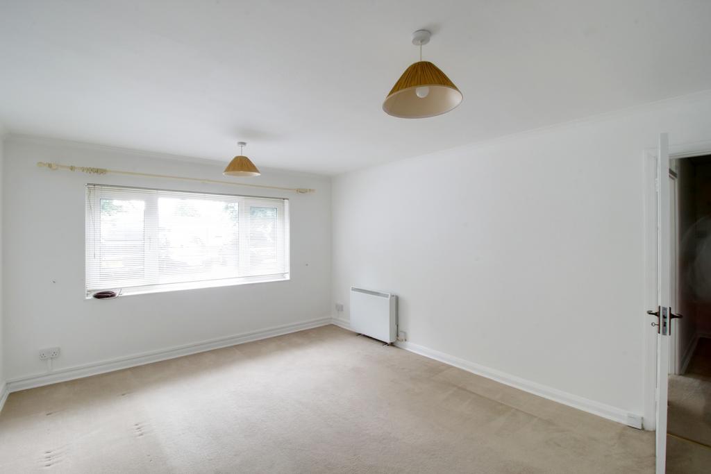 Apartment in Croydon - View 2
