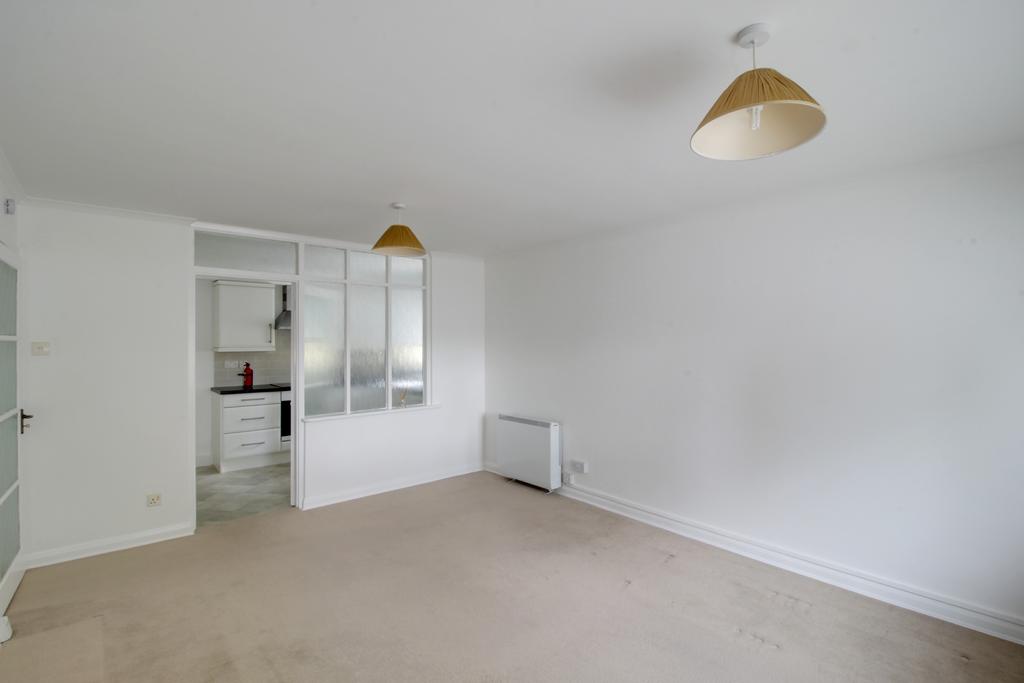 Apartment in Croydon - View 3
