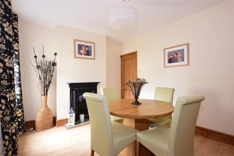 7 Vale Road, Northfleet, Gravesend, DA11 9RE