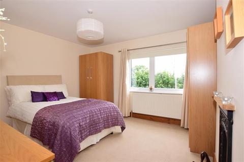 7 Vale Road, Northfleet, Gravesend, DA11 9RE