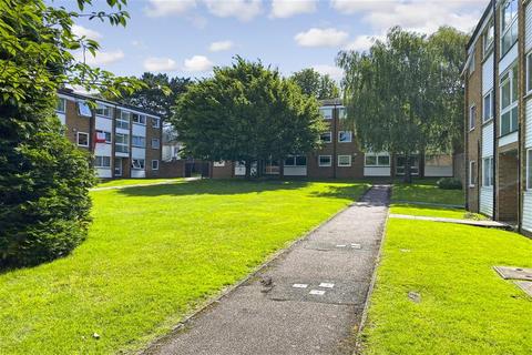 41 Brendans Close, Hornchurch, RM11 3UL