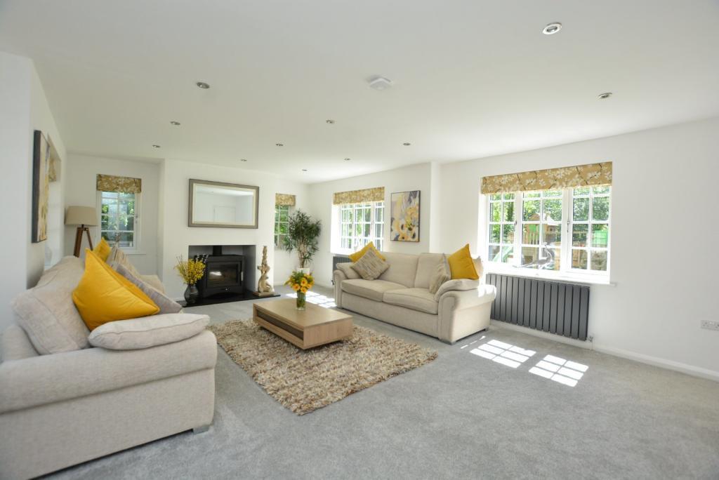 Ringmore Rise, London, SE23 6 bed terraced house - £3,600 pcm (£831 pw)