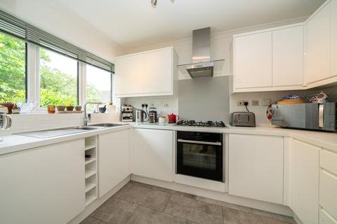 7 Beckets Square, Berkhamsted, HP4 1BZ