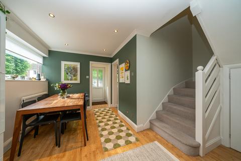 7 Beckets Square, Berkhamsted, HP4 1BZ