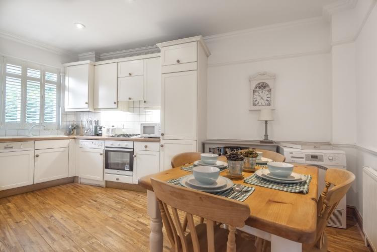 Quill Lane West Putney SW15 2 bed house £2,150 pcm (£496 pw)