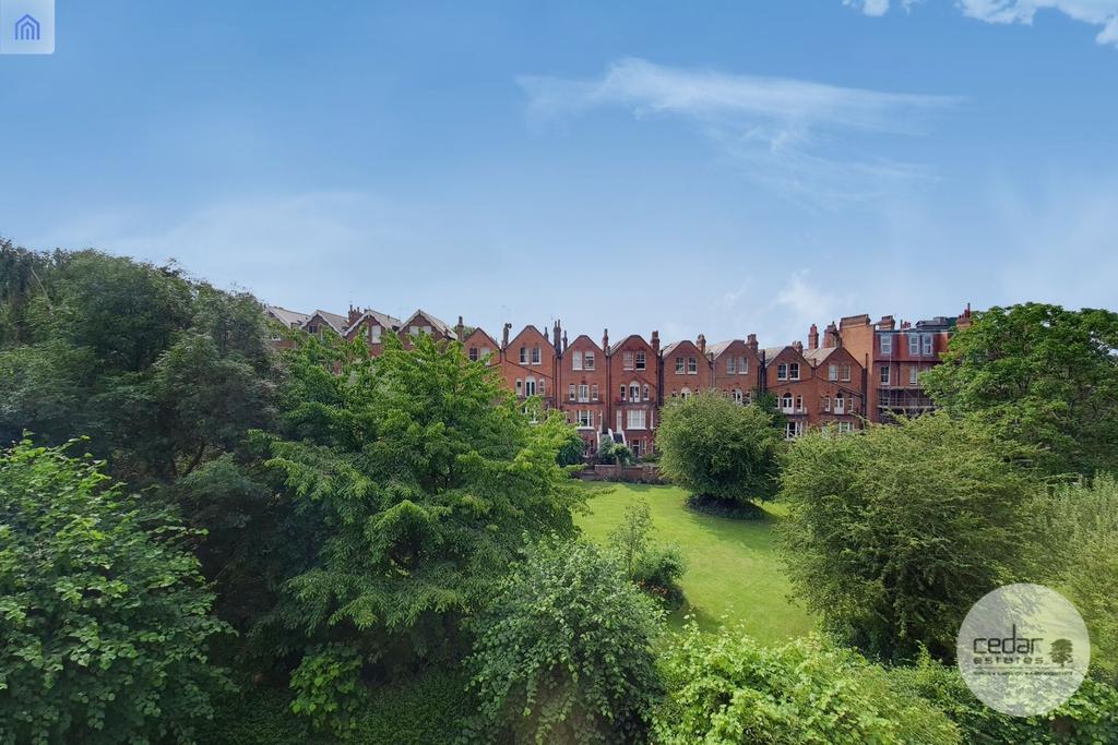 Canfield Gardens, South Hampstead NW6 3 bed flat £3,445 pcm (£795 pw)