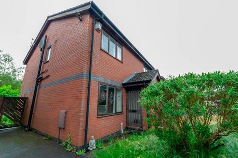 2 bedroom semi-detached house to rent, Edgemoor Close, Watersheddings, Oldham, OL4