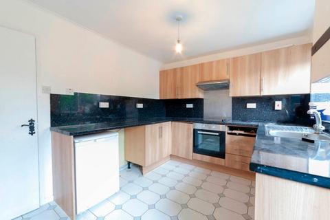 2 bedroom semi-detached house to rent, Edgemoor Close, Watersheddings, Oldham, OL4