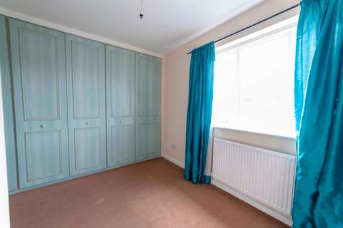 2 bedroom semi-detached house to rent, Edgemoor Close, Watersheddings, Oldham, OL4