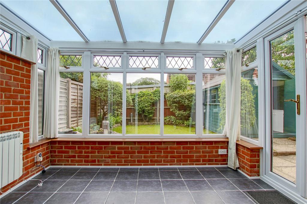 Foxley Lane, Binfield, Bracknell, RG42 3 bed end of terrace house £