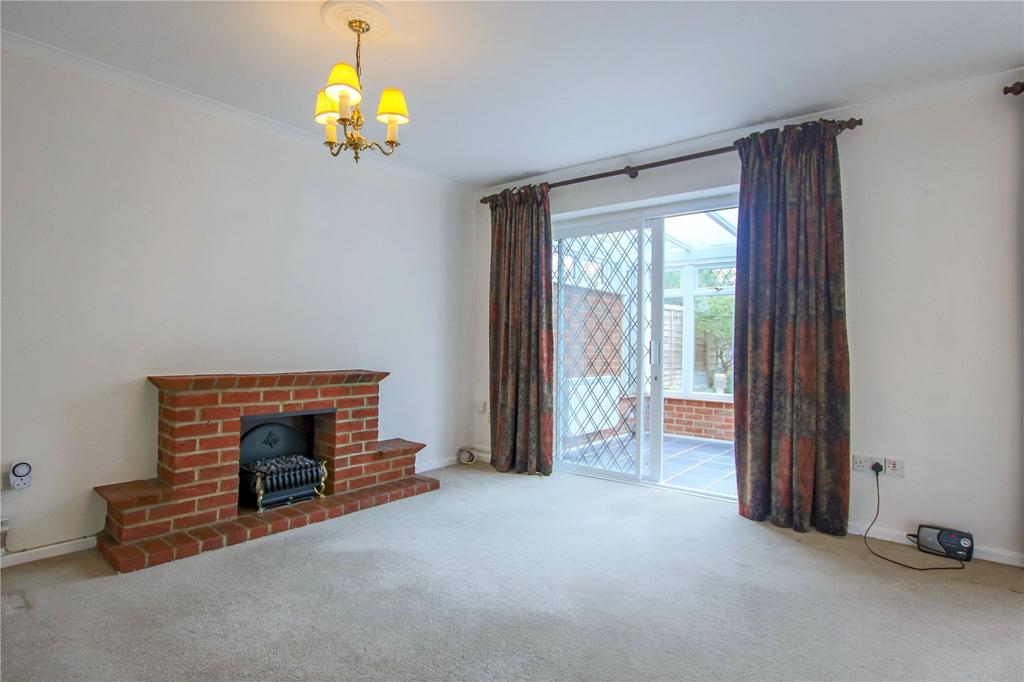 Foxley Lane, Binfield, Bracknell, RG42 3 bed end of terrace house £