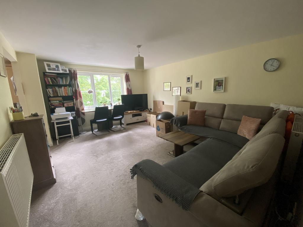 Buckland Close, Bideford EX39 2 bed apartment £145,000