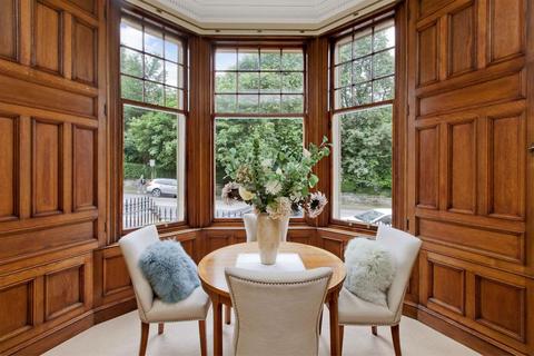 3 Douglas Gardens, Edinburgh, EH4 3DA