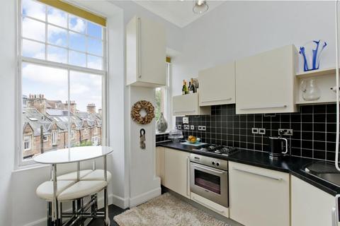 3 Douglas Gardens, Edinburgh, EH4 3DA