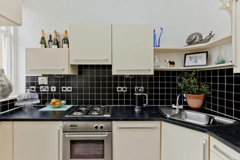 3 Douglas Gardens, Edinburgh, EH4 3DA