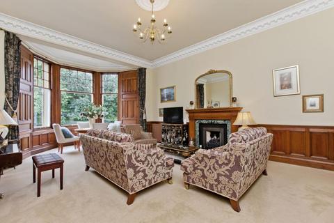 3 Douglas Gardens, Edinburgh, EH4 3DA
