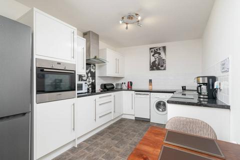 17/52 Johns Place, Edinburgh, EH6 7EN
