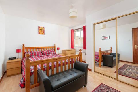 17/52 Johns Place, Edinburgh, EH6 7EN