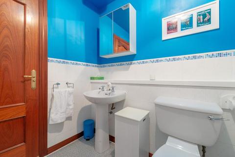 17/52 Johns Place, Edinburgh, EH6 7EN