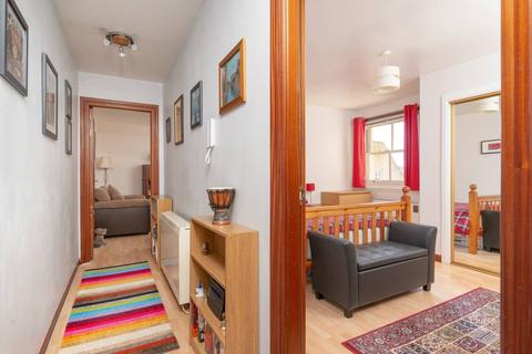 17/52 Johns Place, Edinburgh, EH6 7EN