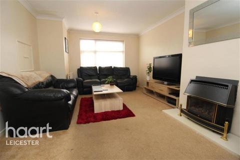 3 bedroom terraced house to rent, Wokingham Avenue